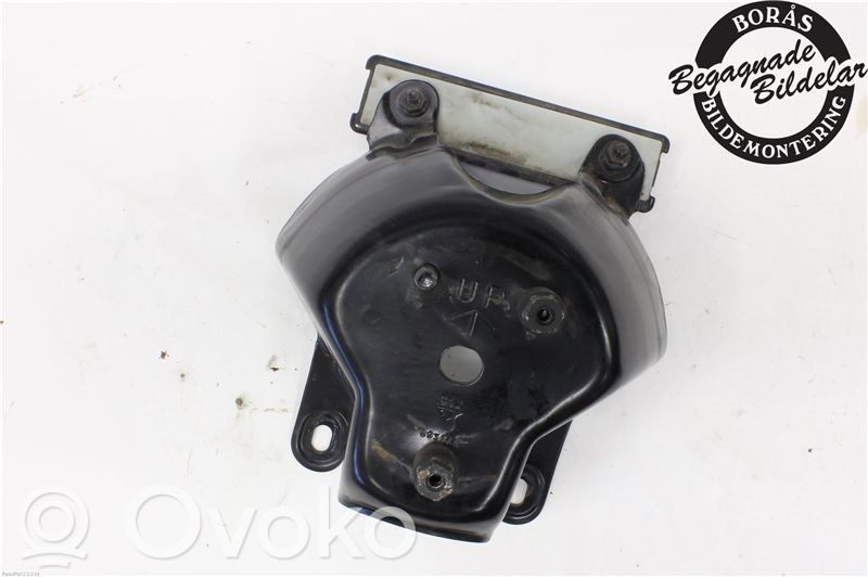 Spare wheel mounting bracket