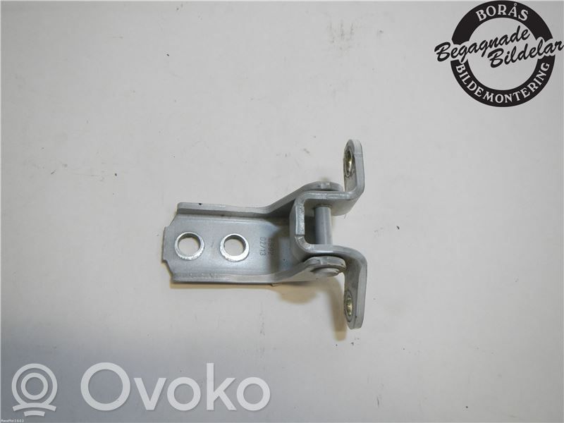 Peugeot 107 Front door upper hinge 