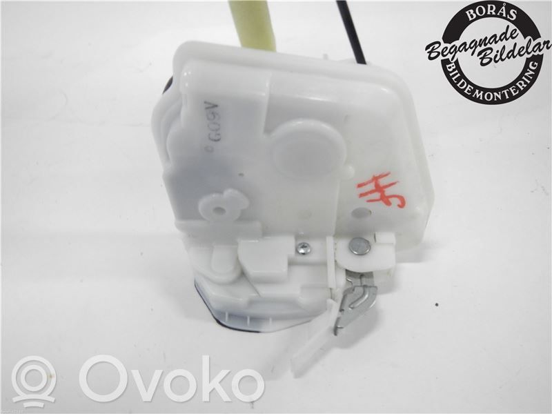 Mazda 2 Front door lock 