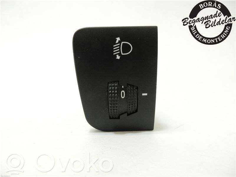 Light switch   933702T00087