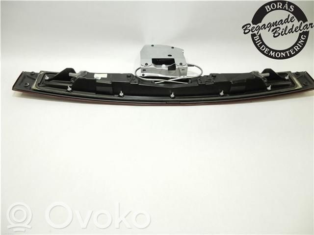 Tailgate/trunk spoiler   8742N2