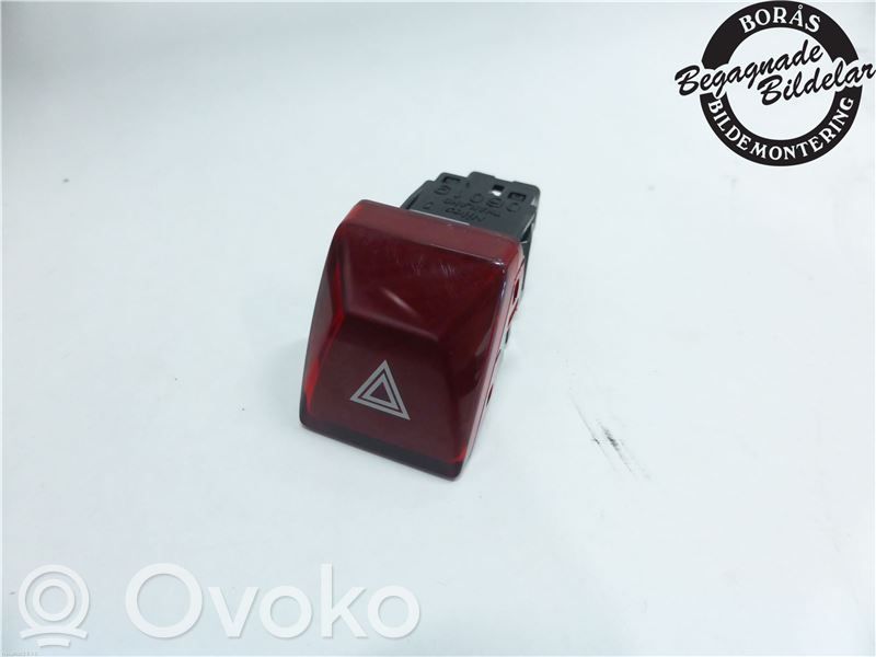Subaru XV I Hazard light switch 