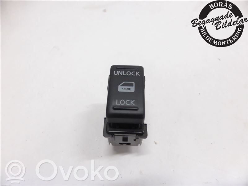 Nissan Navara D40 Central locking switch button 