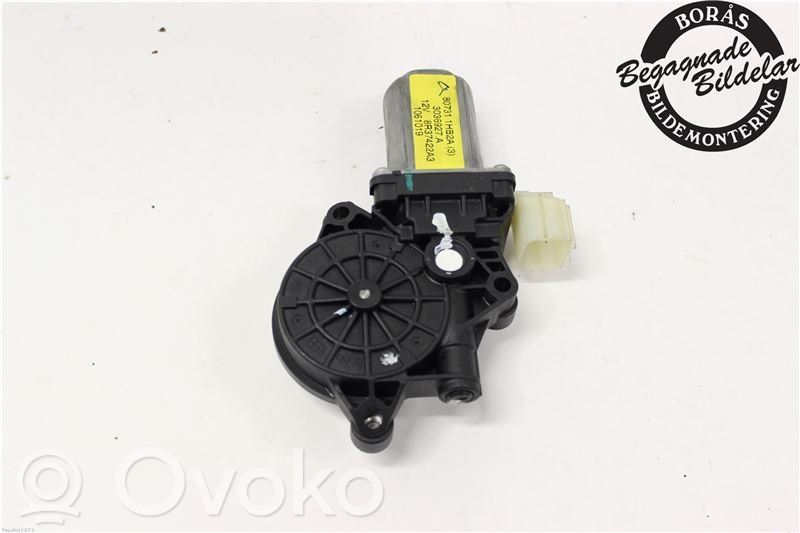 Nissan Note (E12) Motor del regulador de la ventanilla de la puerta delantera 