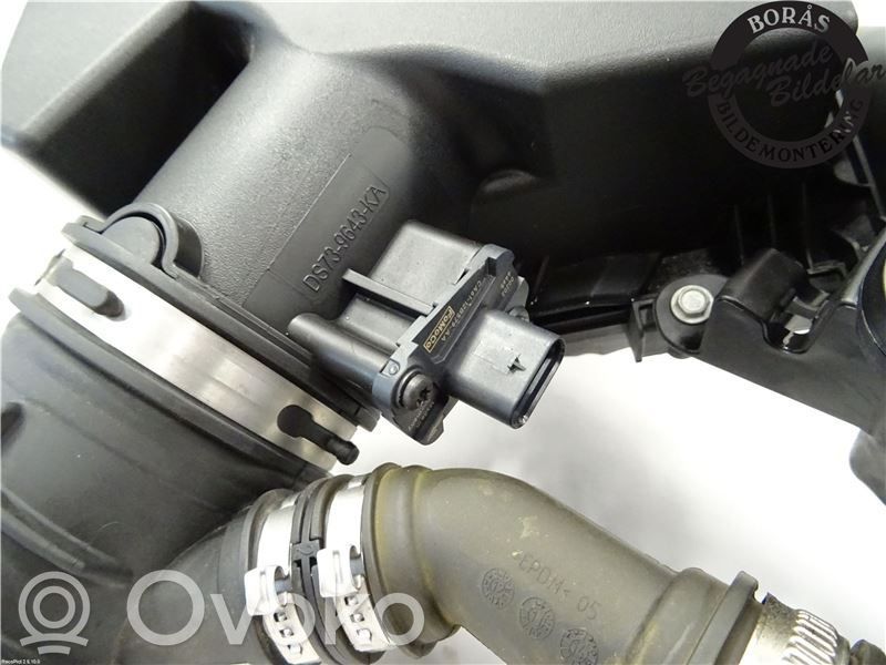 Ford Mondeo MK V Air filter box 