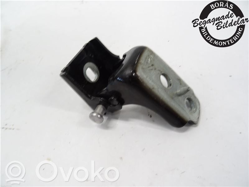 Peugeot 508 Front door lower hinge 
