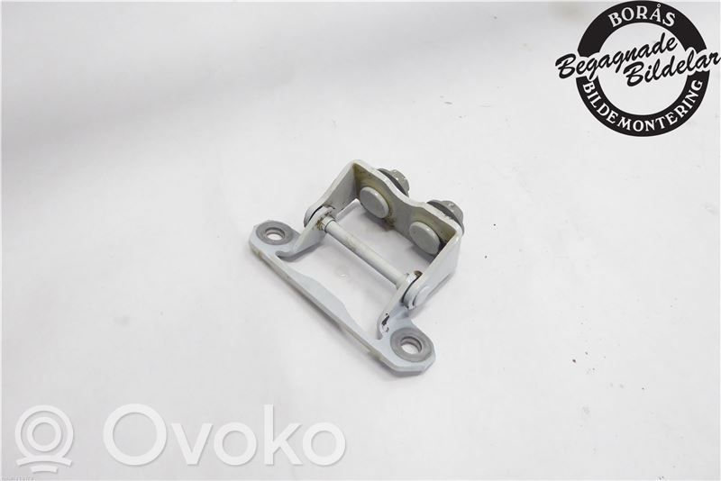 Tailgate/trunk/boot hinge   60879FJ000