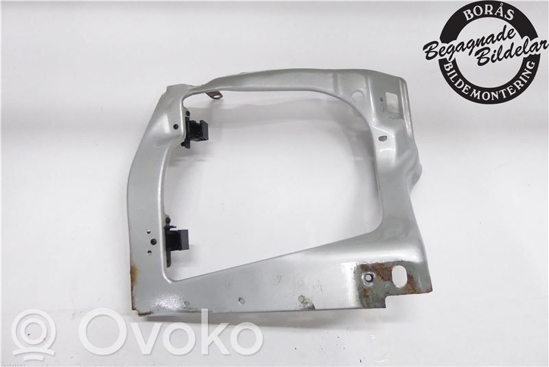 Headlight/headlamp mounting bracket