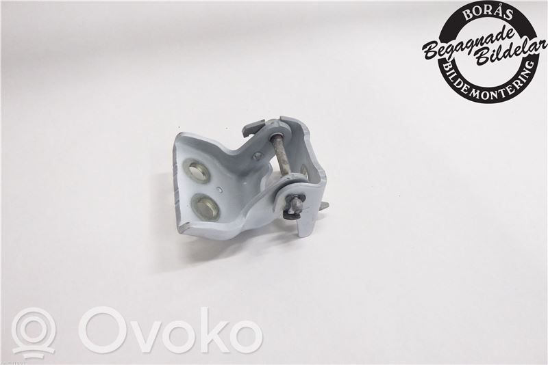 Front door lower hinge   9035CS