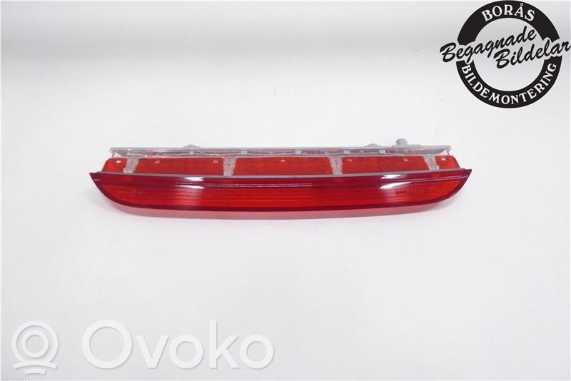 Third/center stoplight   EG2151580D