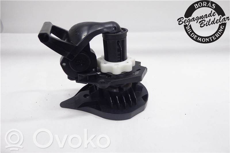 Renault Grand Modus Spare wheel mounting bracket 