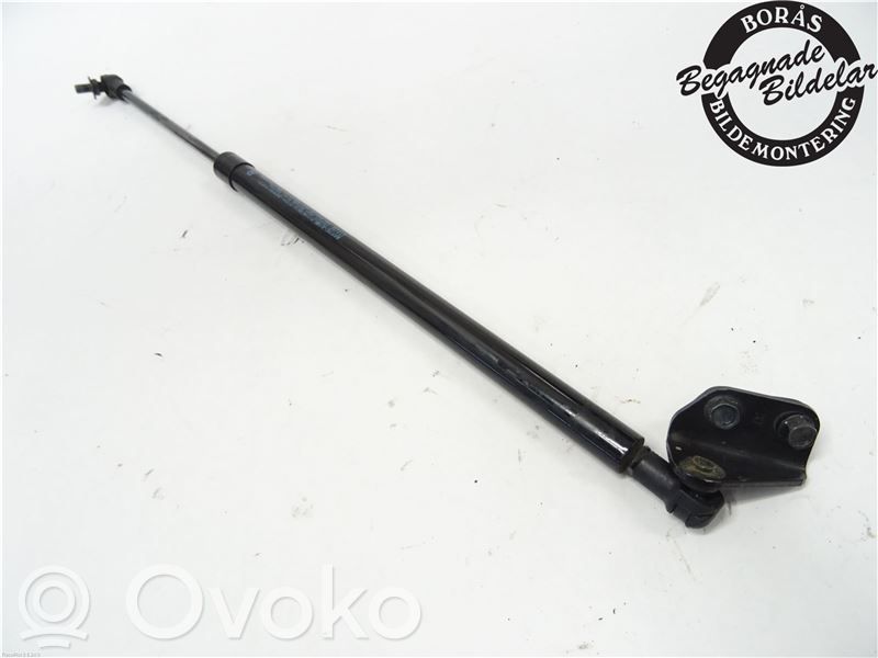Mazda CX-3 Tailgate strut 