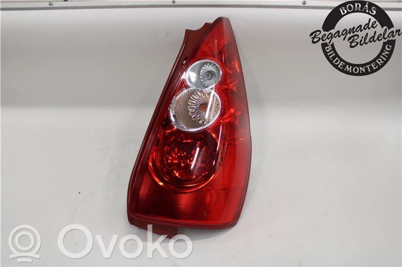 Mazda 5 Aizmugurējais lukturis virsbūvē 