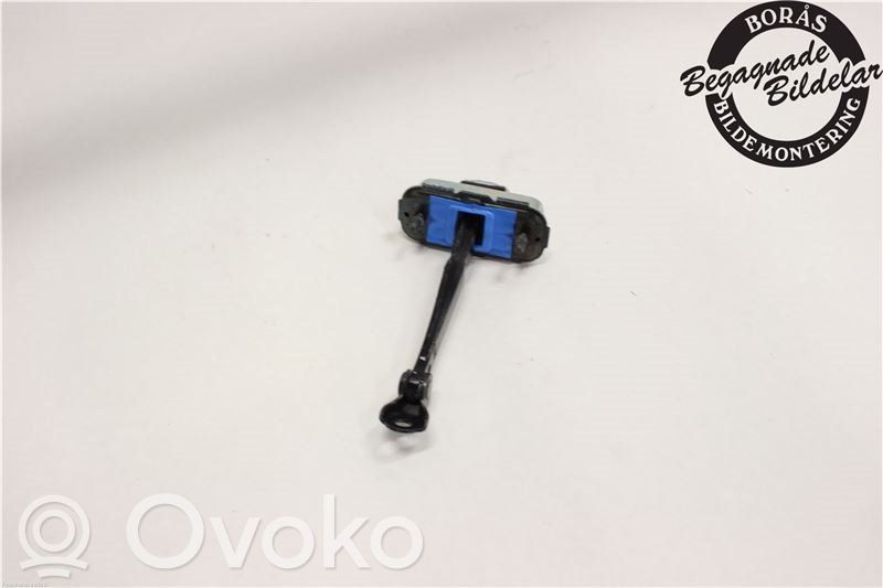 KIA Optima Takaoven pidätin 