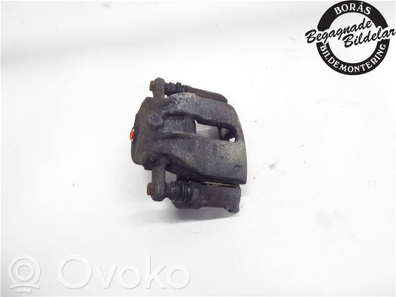 Nissan Note (E12) Передний суппорт 