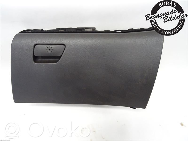 Ford Mondeo MK V Daiktadėžės (bordačioko) komplektas 