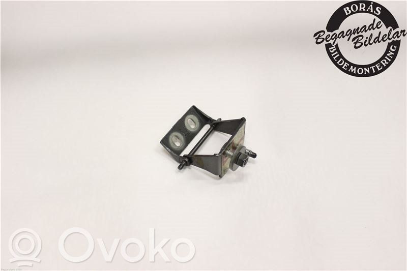 Ford Focus Tailgate/trunk/boot hinge 