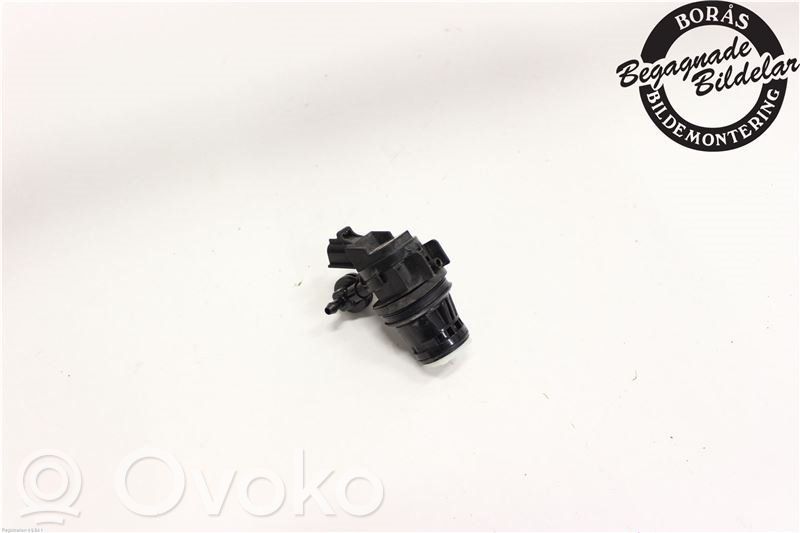 KIA Soul Windscreen/windshield washer pump 