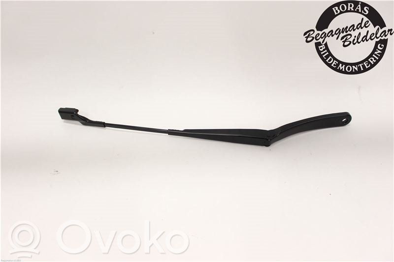 Ford Focus Front wiper blade arm 
