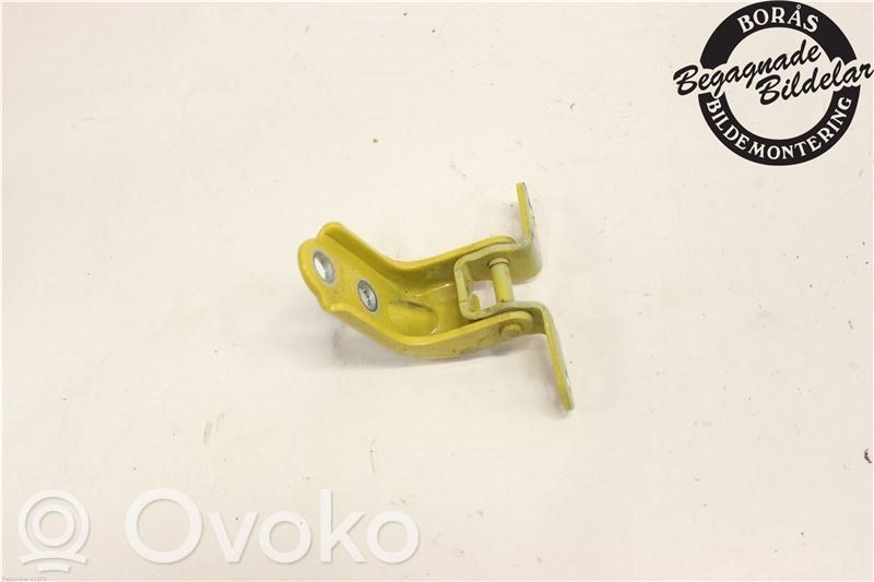 KIA Stonic Rear door lower hinge 
