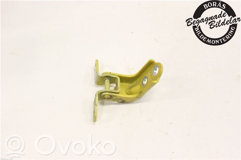 KIA Stonic Rear door lower hinge 
