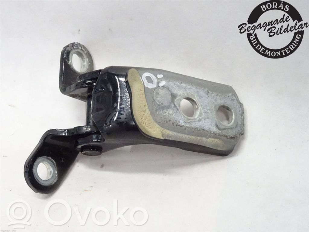 Peugeot 107 Front door upper hinge 