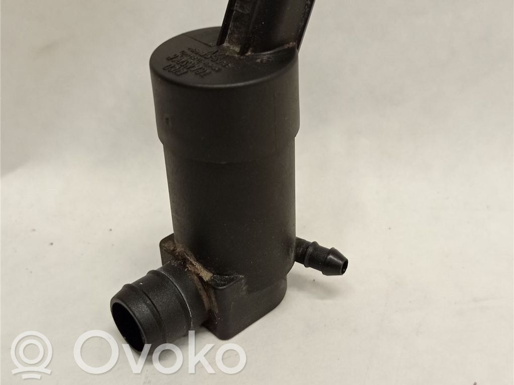 Windscreen/windshield washer pump   31349235