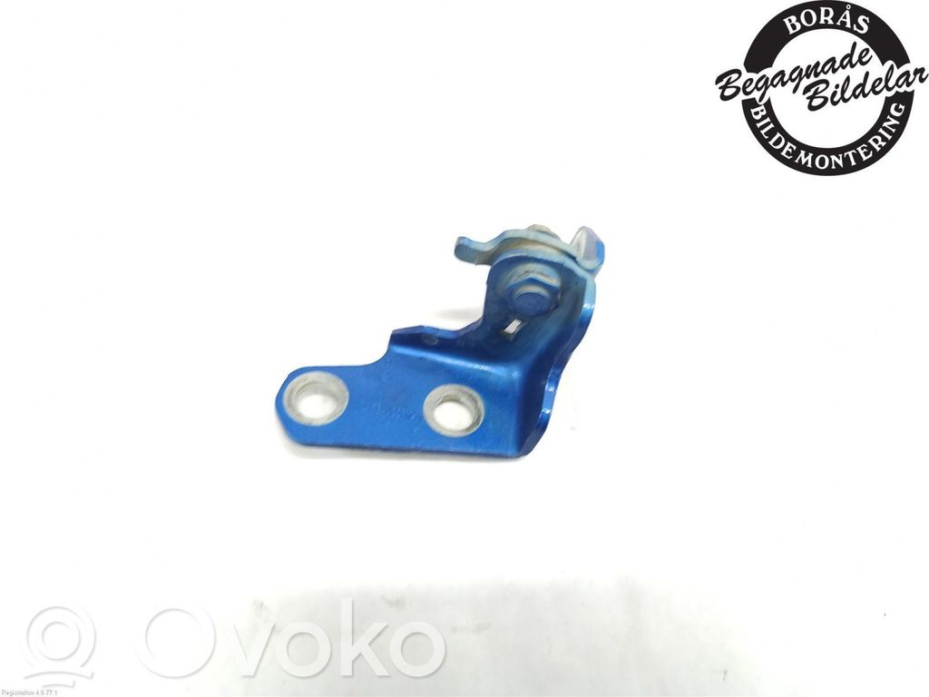 Ford Puma Front door lower hinge 