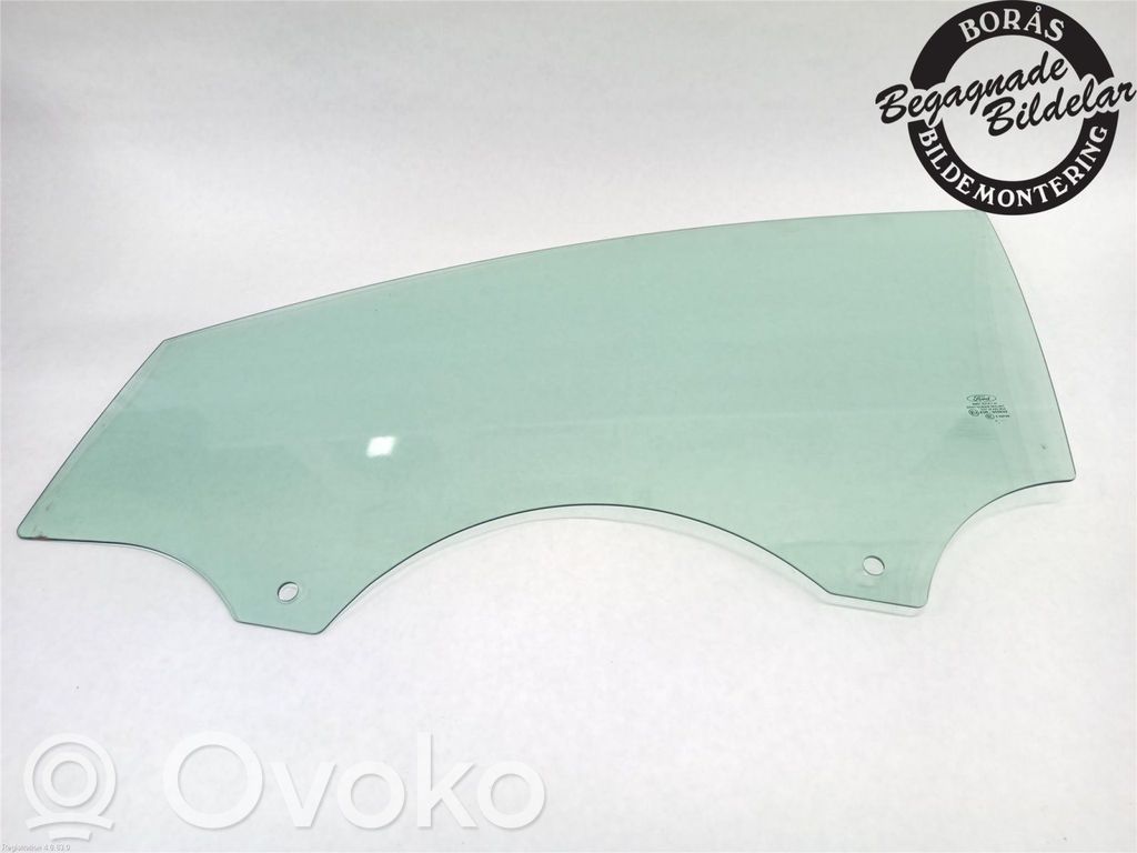 Ford Focus priekšējo durvju stikls (četrdurvju mašīnai) 