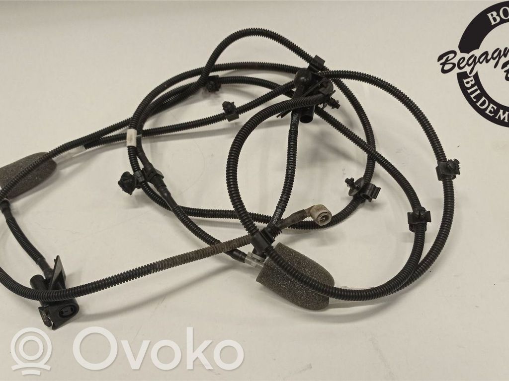Ford Focus Windshield washer spray nozzle 