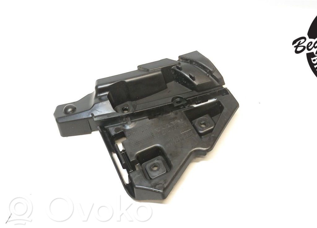 Volvo C30 Front bumper mounting bracket 