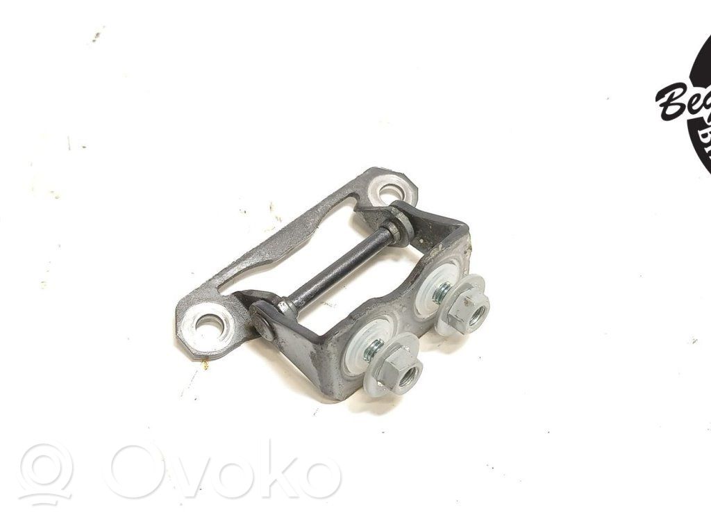 Tailgate/trunk/boot hinge   60879FJ001