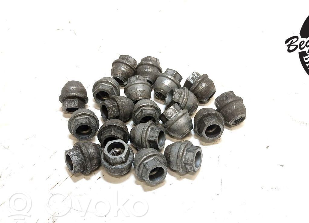 Nuts/bolts   1763869,2467591