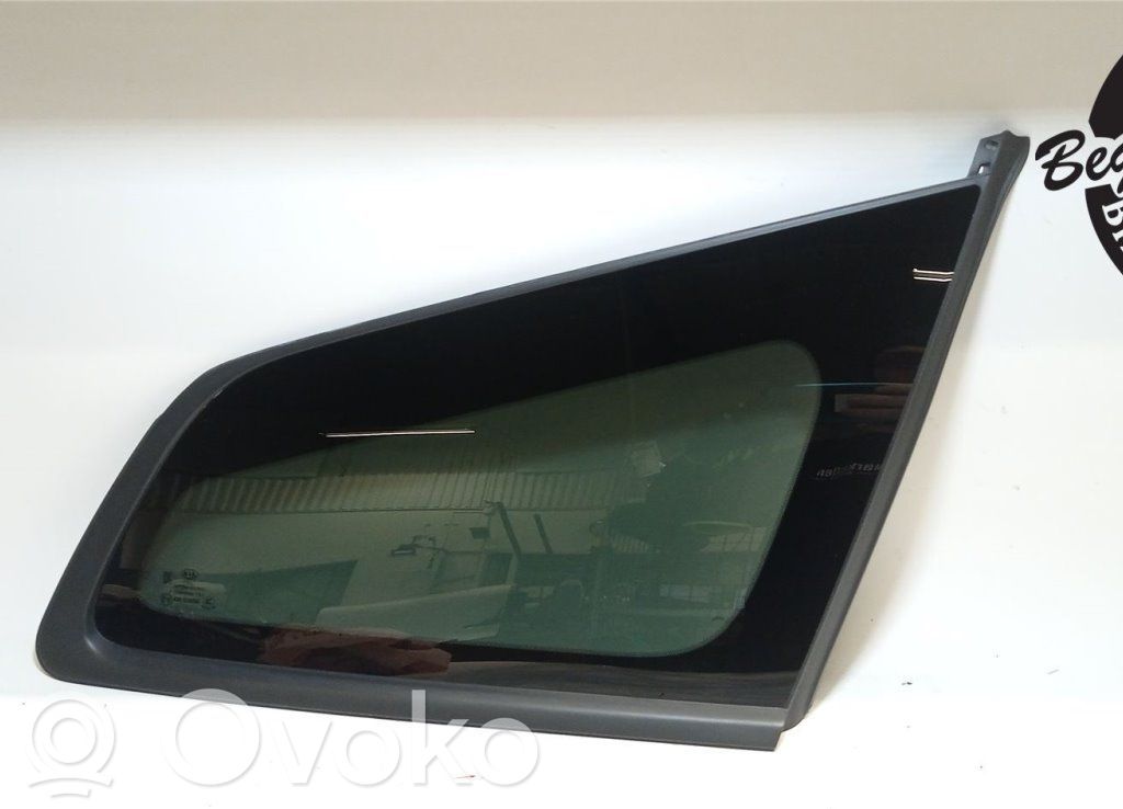 Rear side window   87820D4320