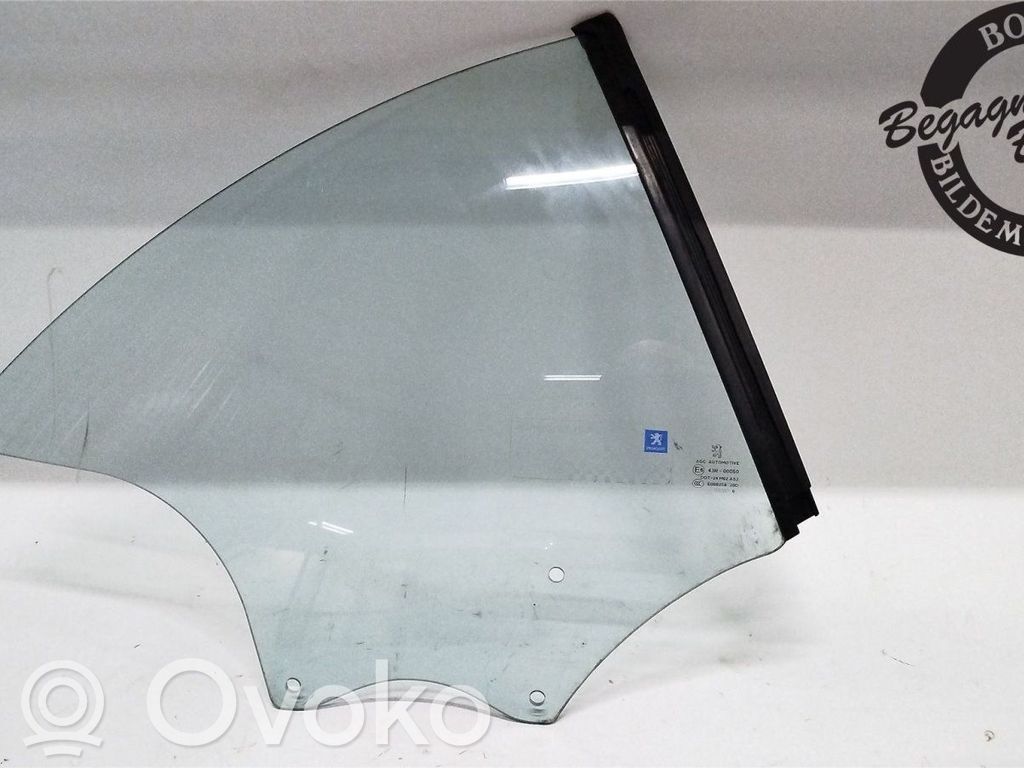 Peugeot 307 Finestrino/vetro triangolo anteriore 