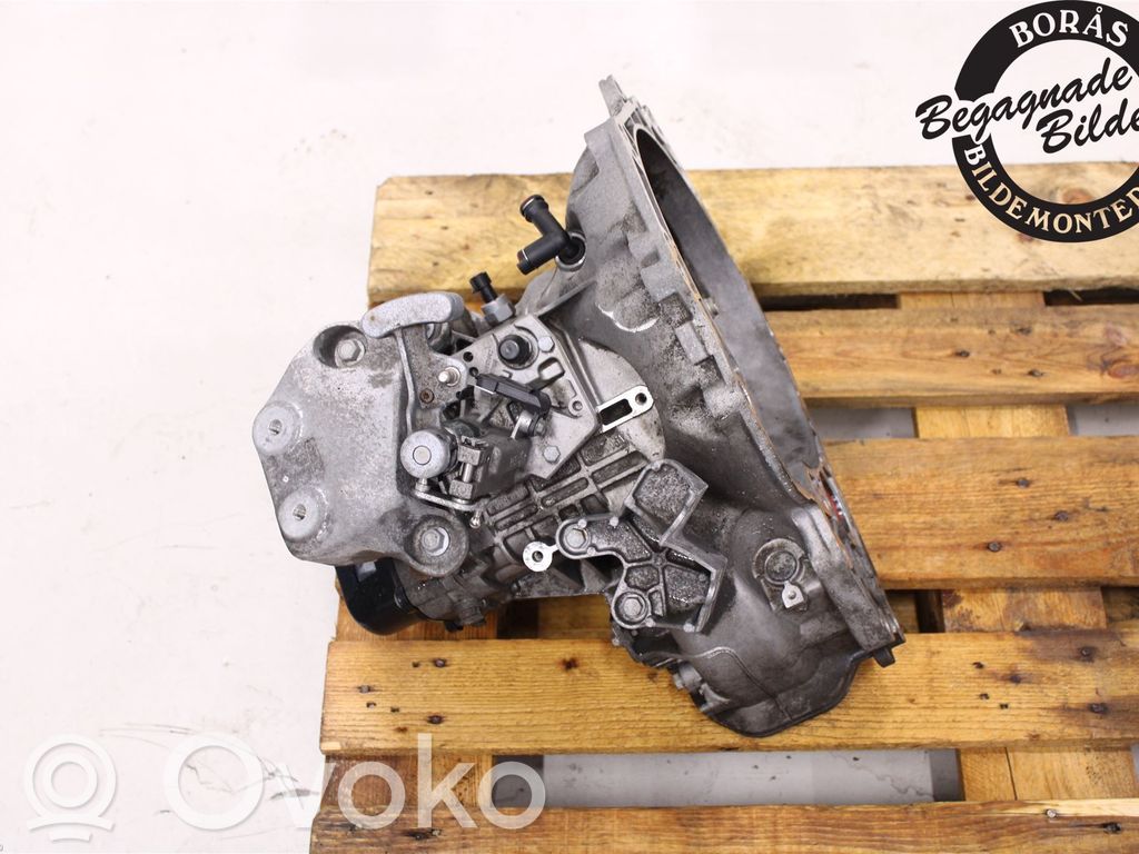 Opel Astra K Caja de cambios manual de 5 velocidades 