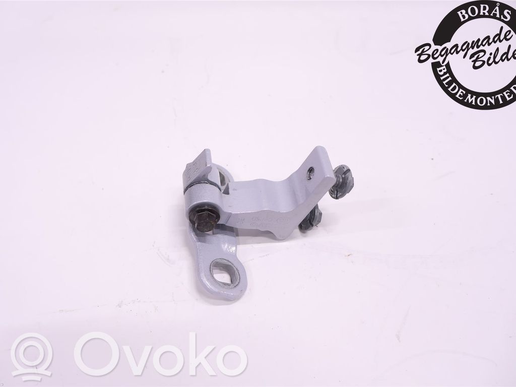 Volvo XC40 Rear door upper hinge 