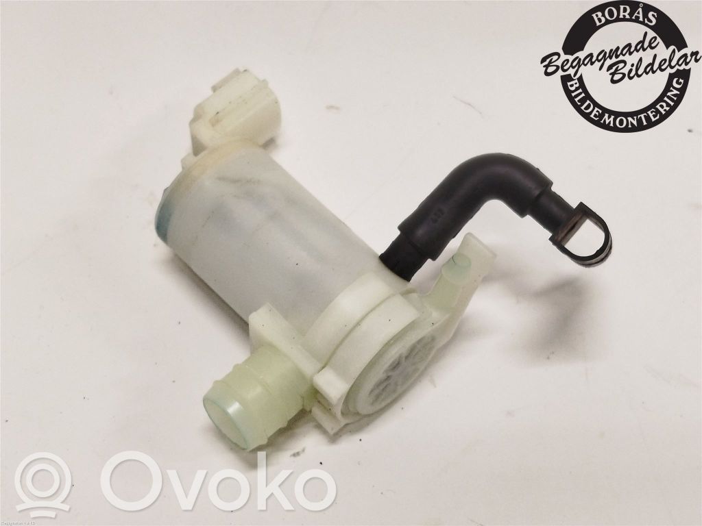 Subaru Levorg Windscreen/windshield washer pump 