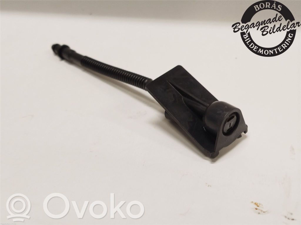 Ford Focus Windshield washer spray nozzle 