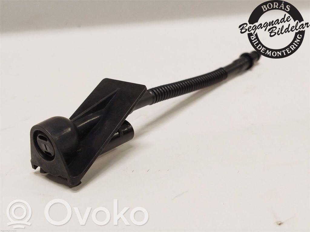 Ford Focus Windshield washer spray nozzle 