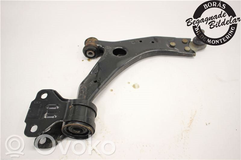 Ford Focus Basculă inferioară față 