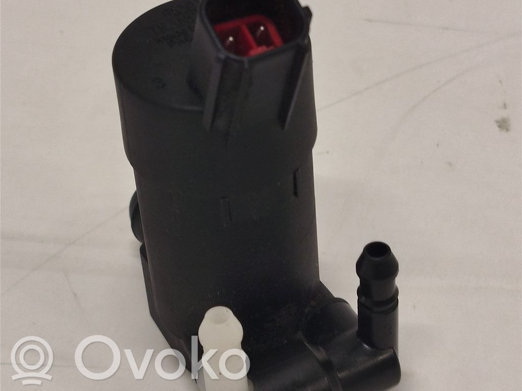 Windscreen/windshield washer pump   31349228
