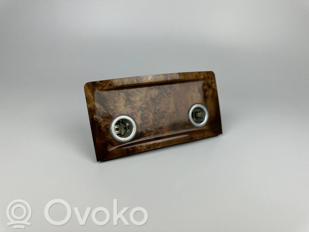 BMW 5 E60 E61 Enchufe de 12V (trasero) 