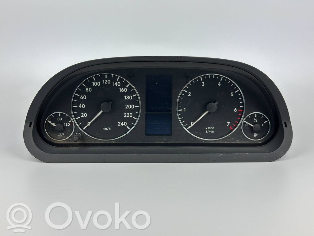 Mercedes-Benz A W169 Licznik / Prędkościomierz 