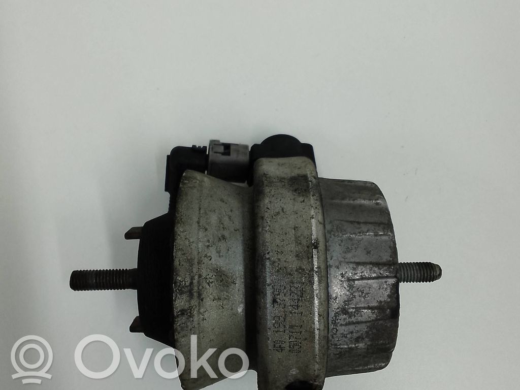 Audi A6 S6 C6 4F Engine mount bracket 