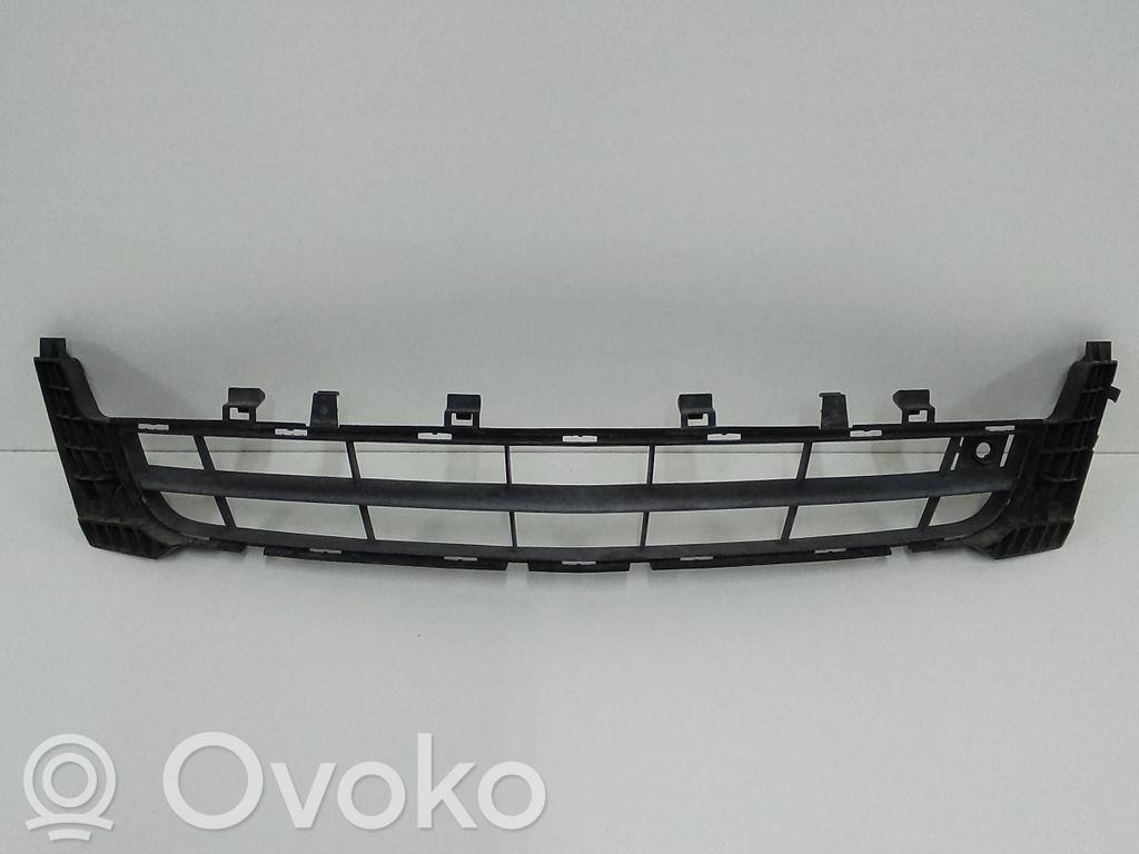 Opel Insignia A Etupuskurin alempi jäähdytinsäleikkö 