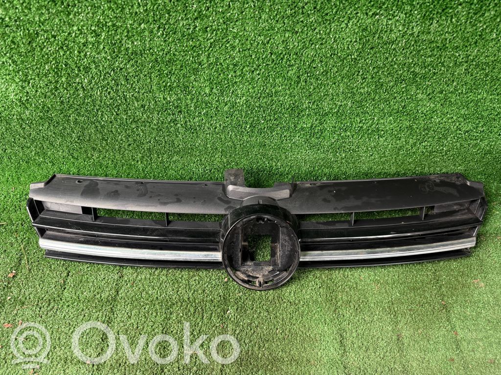Volkswagen Golf VII Maskownica / Grill / Atrapa górna chłodnicy 