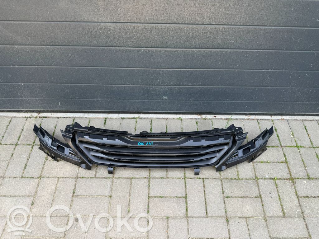 Peugeot 308 Etusäleikkö 