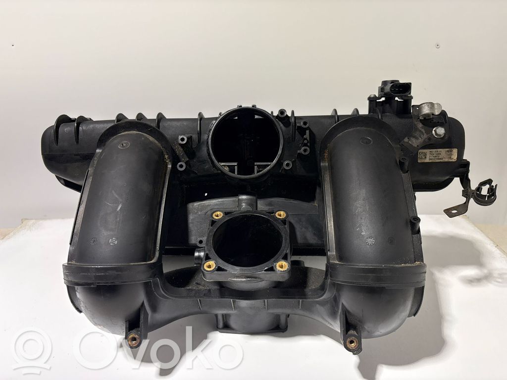 BMW 5 E60 E61 Intake manifold 
