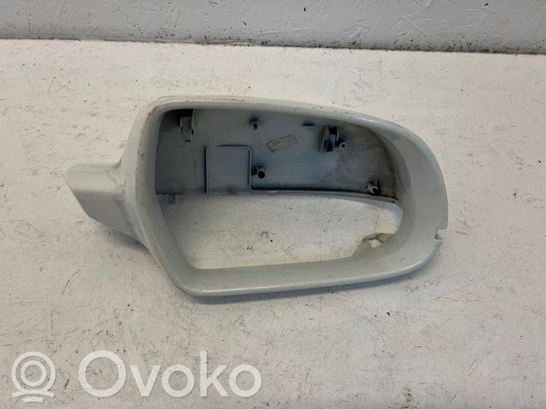 Audi A4 S4 B8 8K Veidrodėlio plastikinė apdaila 